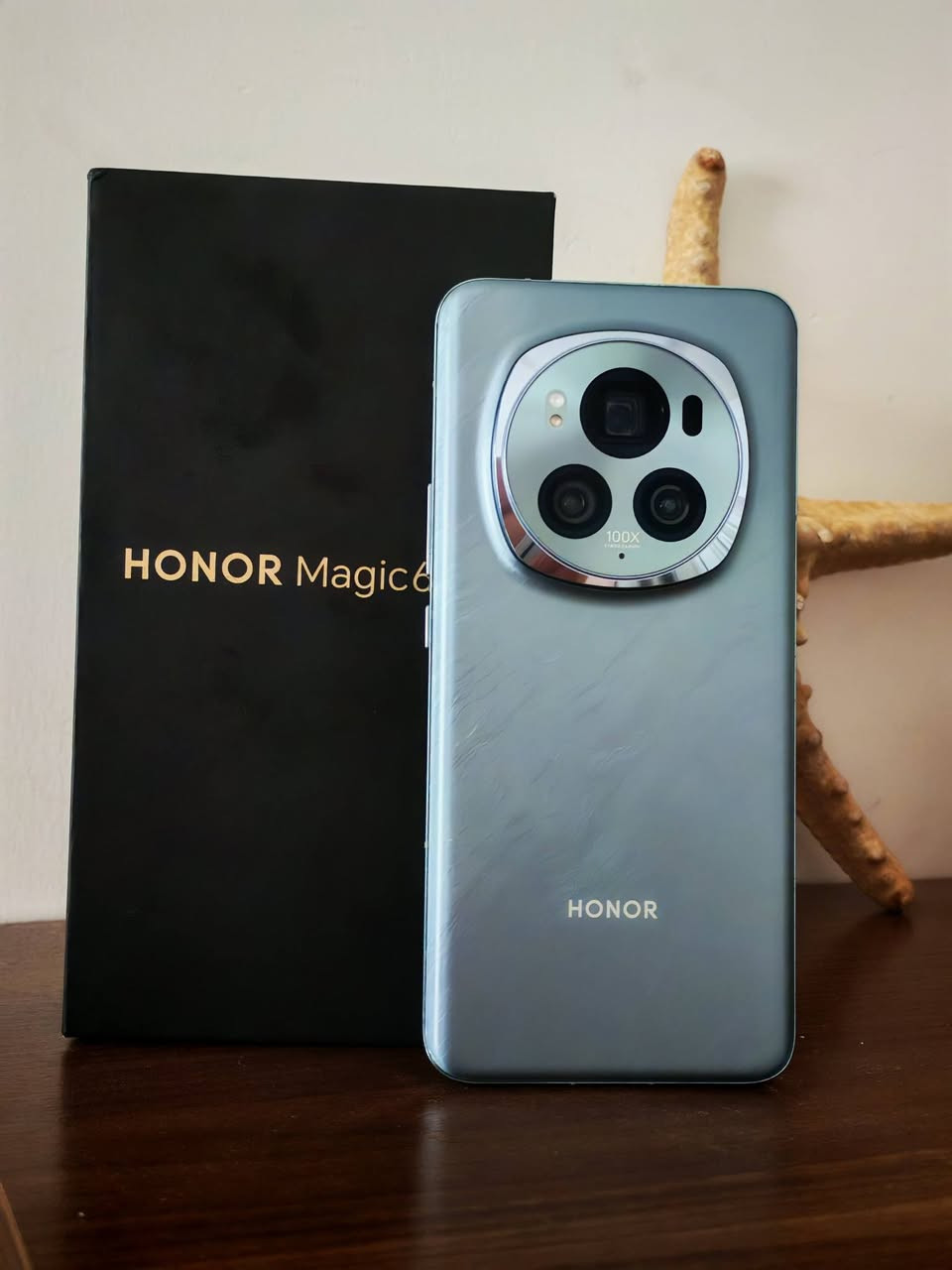 Magic 6 pro
512 -32
كامل ملحقات 
السعر 625
*********** فقط اتصال
