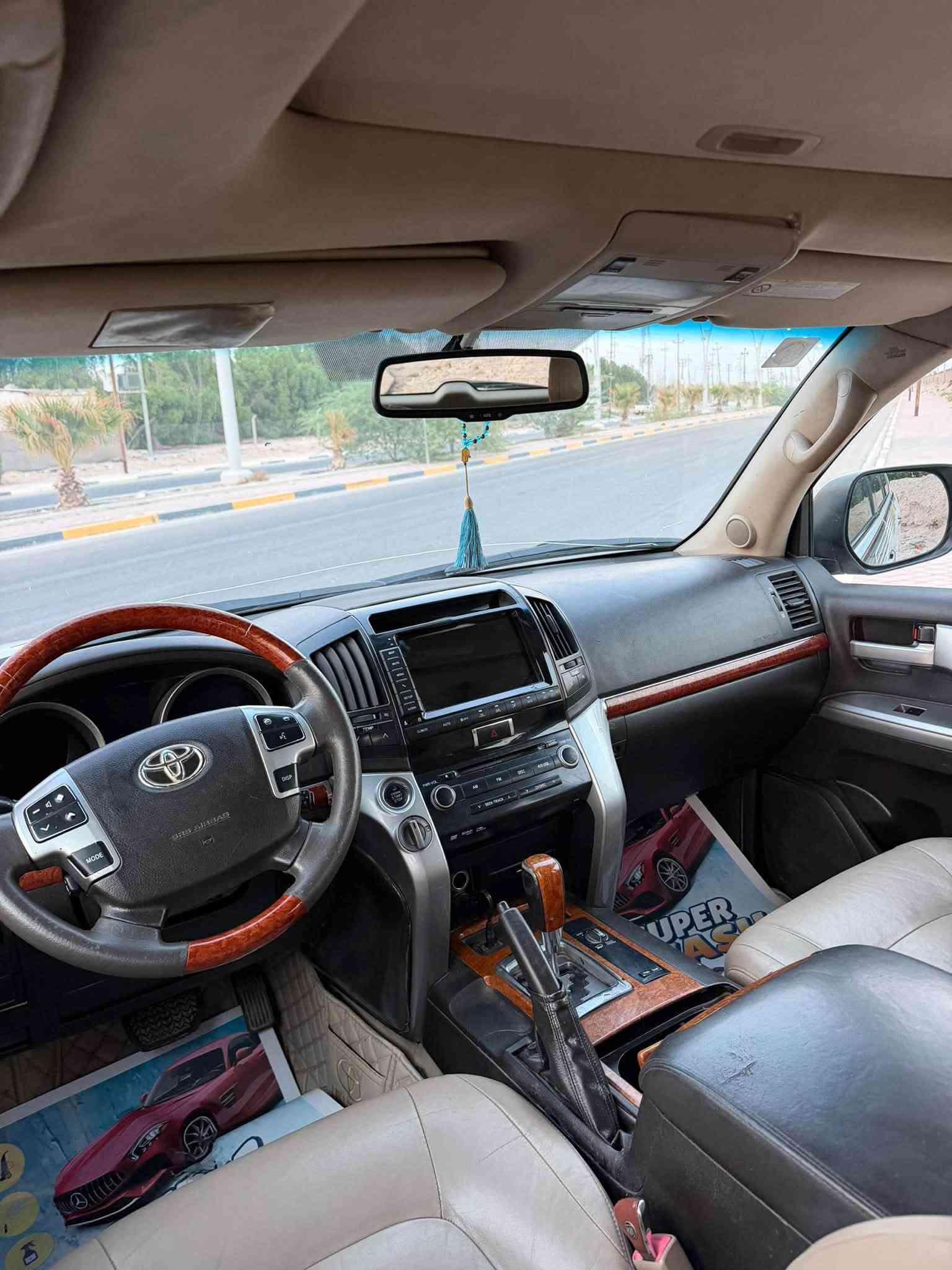 لاندكروز VXR • ٢٠١٠ • رقم بصرة تحويل