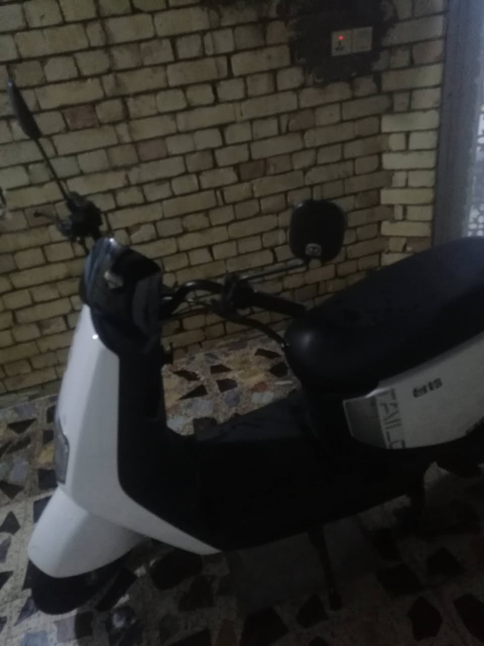 سلام عليكم دراجه شحن طالج F39 للبيع دراجه ما صاللها شهر من طلعت من المعرض دراجه 6 بطاريات تمشيك 50 كيلو الجديده مليون وميتين وخمسين اني رايده مليون وميه وخمسين المكان كربلاء القادسيه حي المجتبى للتواصل *********** المو شراي لليراسل
