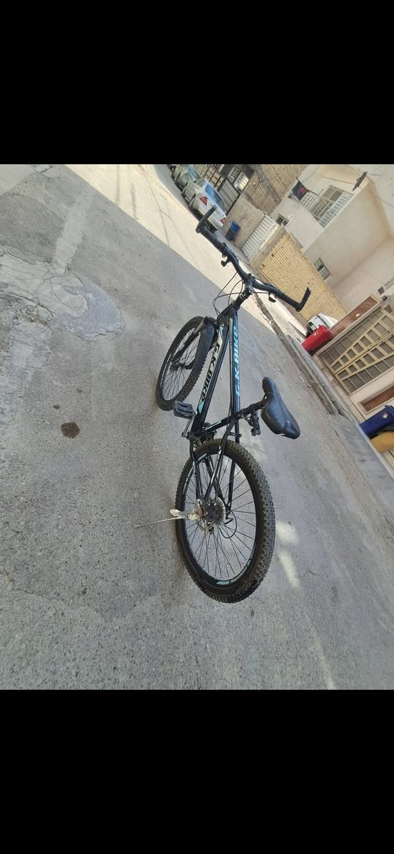 سلام عليكم باسكل سباق تايرات نضيفات بريكات جديده حجم ٢٨العنوان حي الجهاد سعر ٦٥بي مجال@تواصل خاص

