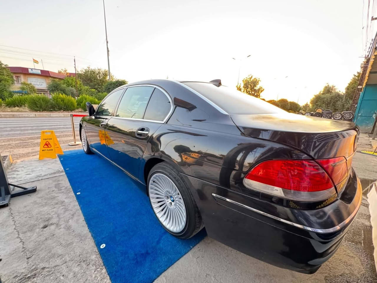 ماشەڵا لەماڵی هەموولایەک
bmw 750
قەپات مواسەفات 
ساخ
vip
گێڕوو مەکینەی لۆک 
سێ پارچەی بۆیاخە بێ دەعم 
بەپارەی بڕاوەیەک 
نرخ....56گەڵاو مەجال 
***********
