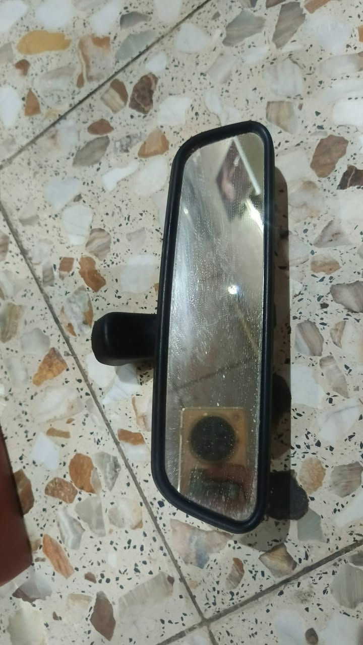 غراض بي ام للبيع 
عنبار اصلي جديد بل باكيت 20 الف
حصان جلد وياه حماله موبايل وكلاصات وقاعده 30
مرايه اصليه ثكيله 20
 وعندي اسبير مال بيجو نصيف كامل تاير وويل 25
 ليريدهن مكاني بل دوره يراسلني واتساب ***********
