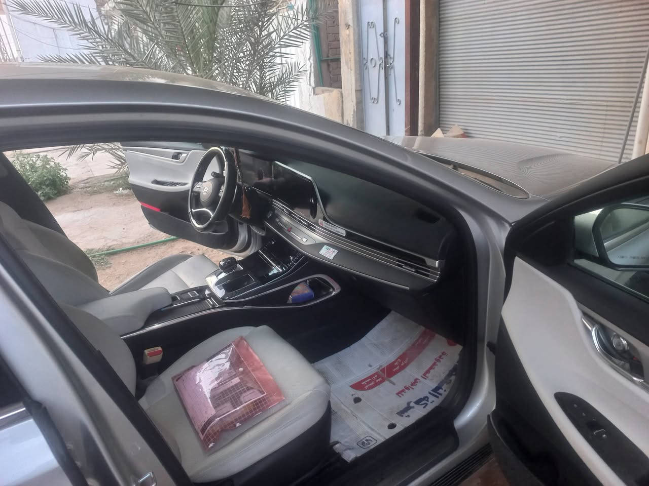ازيرا هونداي غاز بلادي ٢٠٢٣ للبيع لون سلفر غاز  مرقم قادسيه جميع المواصفات بيهه
السعر ٢٠٥   مع المجال البسيط 
الديوانيه العروبه  ***********
