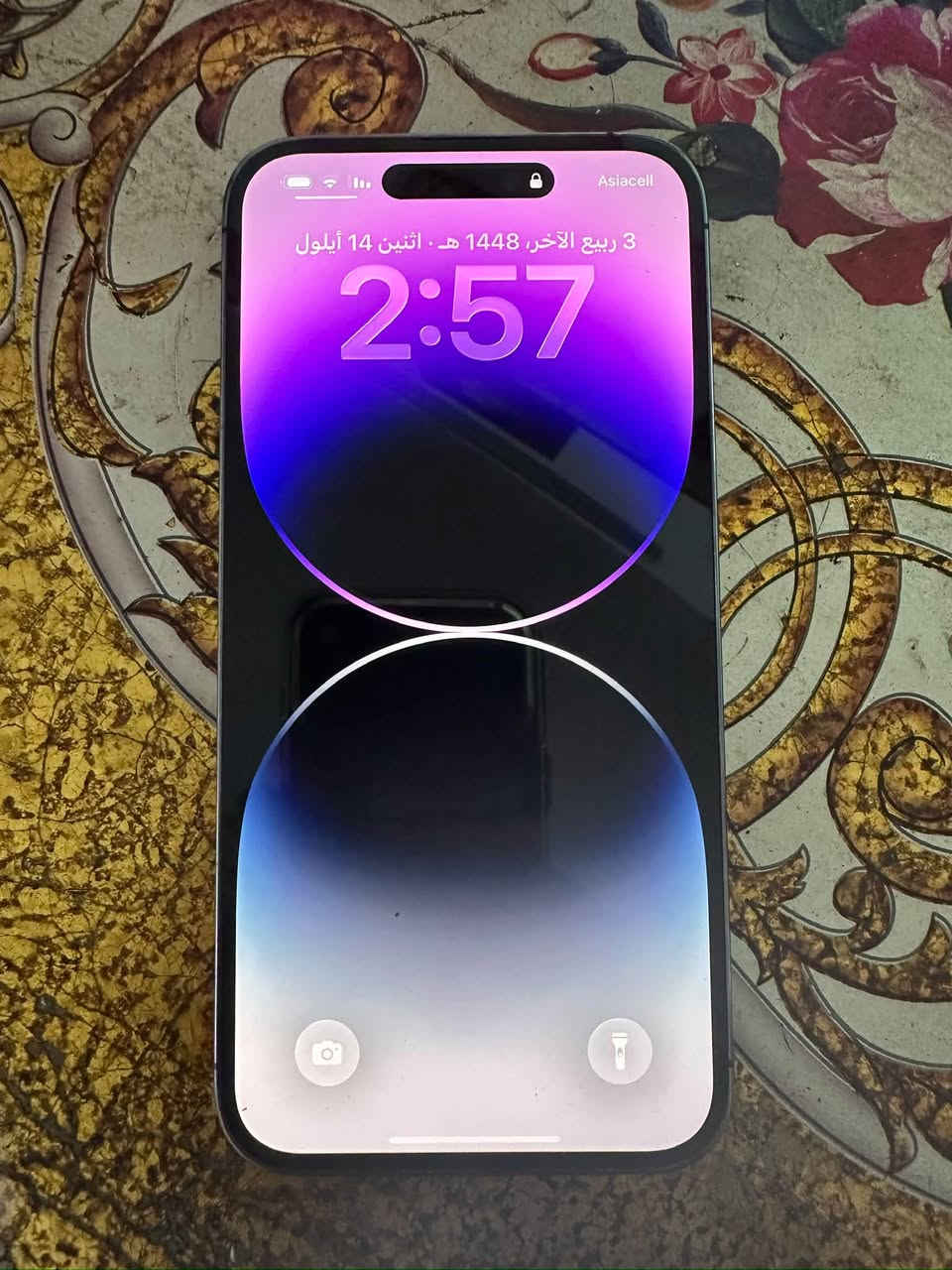 السلام عليكم iPhone 14 Pro Max                             ذاكرة 256
مبدل بطاريه وشاشه اصليات 

عربي شرق اوسط 

الشاشه والبطاريه تفصيخ اصليات شديتهن  مو ام ال 20 الف 

كله شغال وسليم 

السعر 675

رقم للتواصل 
***********
بغداد مكاني
