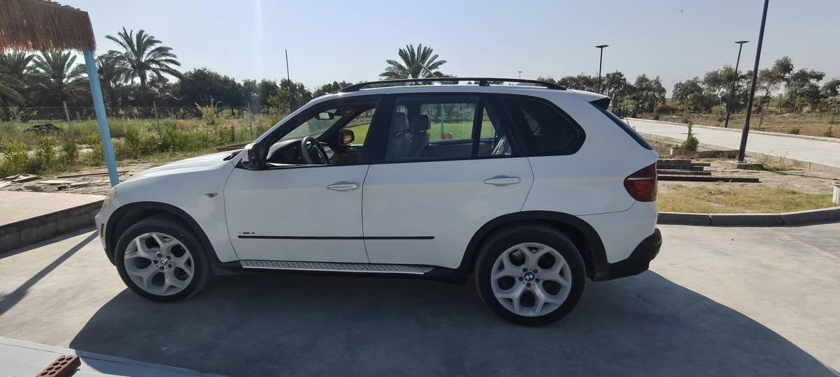 بي إم X5 E70  2008 
7راكب
8  سلندر تنفس طبيعي رقم بغداد فول مواصفات هواي ما كدر اعدد 
المكان بغداد أبو غريب رقم الهاتف ***********بي وأتساب
السعر 110 ورقة  وبيها مجال

