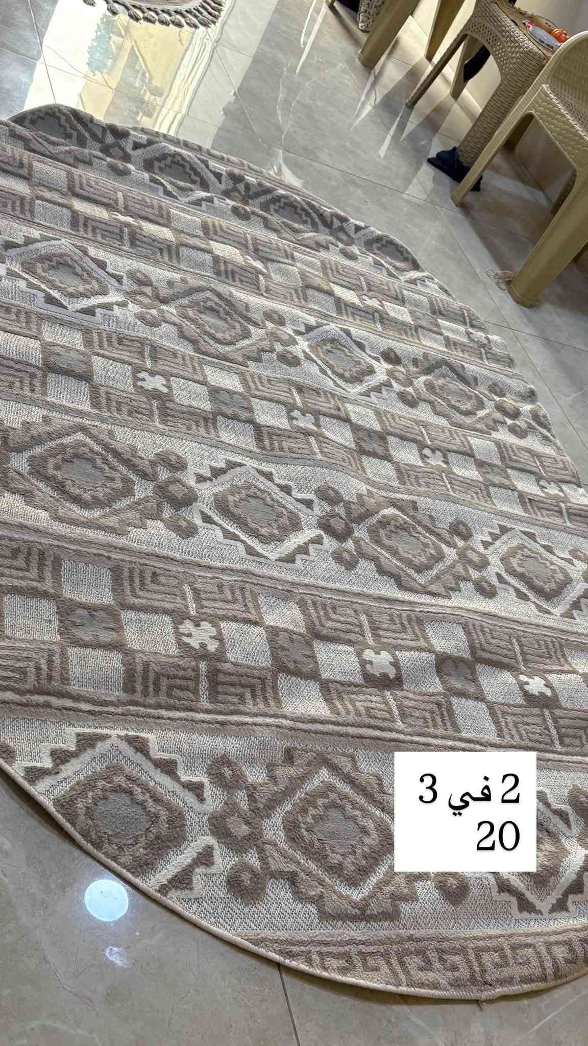 للبيع مكاني بغداد منصور

نص مكتوب في الصور:
- 3 في 2 مع الدراسه 25
- 3 في 2
- الوحده ب35
- بيه غير نقشه
- 3 مترات متر
- 3 قطع ب 60
- 3 مترات ب متر
- كاشان الاصلي 2 في 3
- السعر 75
- 10 متر ب متر
- 2 في 3 ب 40
- 2 في 3 20