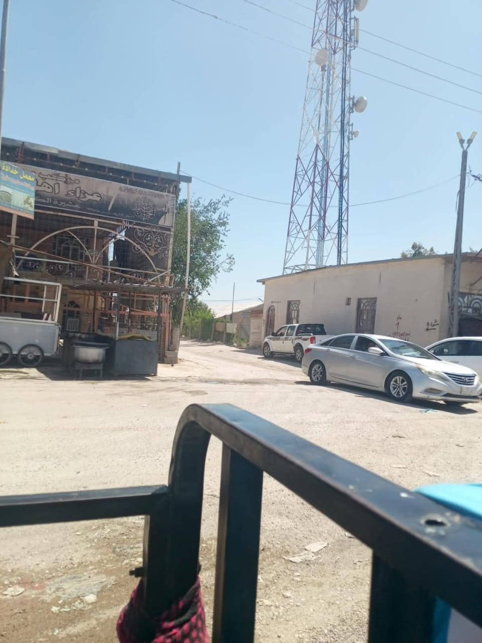 عرصه للبيع تيل 130 شارع كربلاء الزركه قريبه عله شارع كربلاء 100 متر جاهزه مدفونه السعر خاص 
والرقم مالتي ***********
