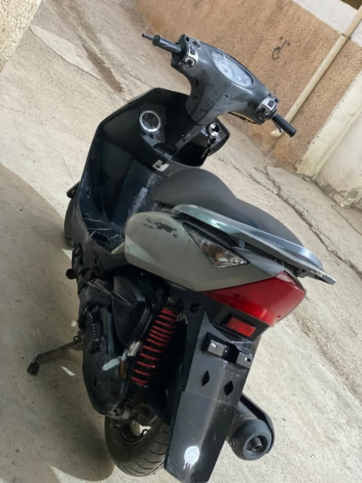 السلام عليكم

دراجه ثعلبGTR

 دراجه كل نقص ما بيها 

مكينه مكفوله

كلجات رياضي كامل امامي خلفي 

دراجه شلعه او معدل 

شغاله كل نقص ما ببيها ودراجه احلا من الصور 

كهربائيات كامله 

كفرات كامله 

دراجه مال جناي 

للبيع ب 600وبيها مجال حك جيه 

مكاني بغداد جزيرة بغداد السياحية 
نن
رقم/***********
