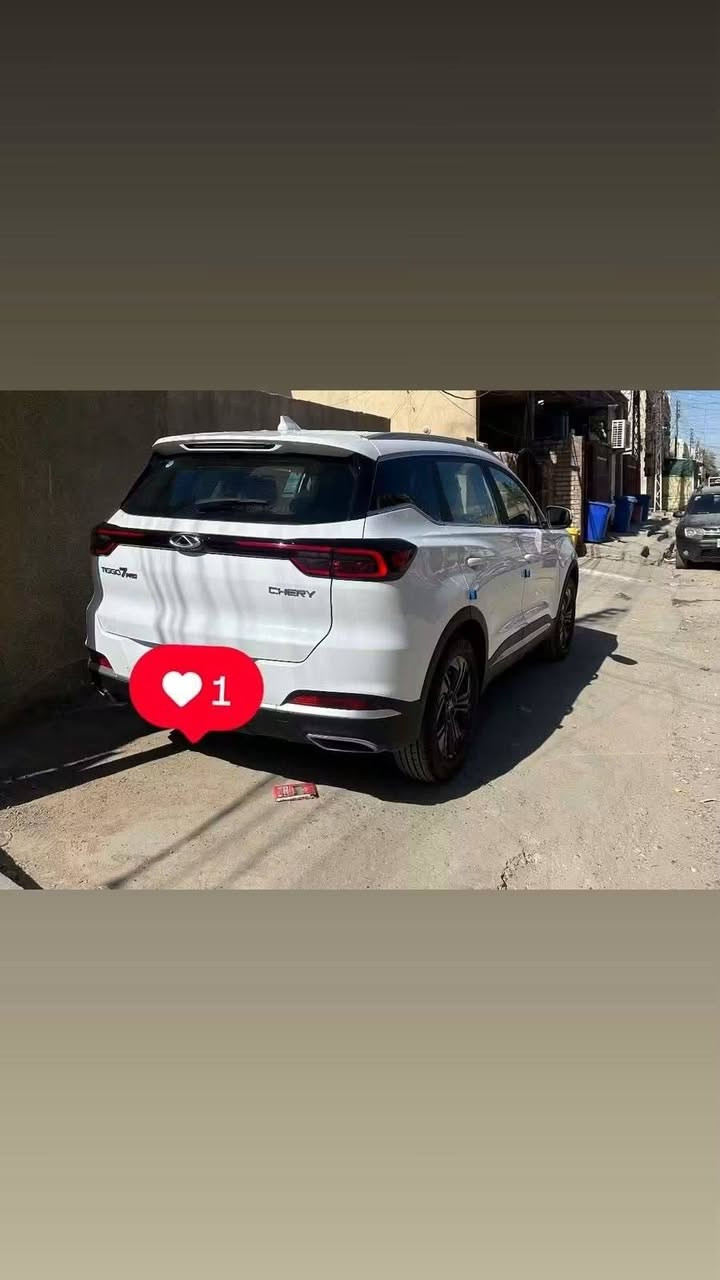 بيع سريع بسعر مناسب ( زيرووو بالضمان )
شيري تيكو 7pro موديل 2024 
(بنزين جداً اقتصادية)
رقم بغداد بأسمي تحول مباشر
حجم المحرك 1.5L TURBO،مرتبط بناقل حركة أوتو 7نمر
مفتاح التشغيل، بصمةترحيب، تشغيل عن بعد  
حساسات أمامية، حساسات خلفية 
لايت زينون + LED، كشافات، بك لايت LED 
دخول بصمة ذكي 
ويل كب 18، 4 دسك، حساسات ضغط الاطارات 
اشارة في المرايا الجانبية 
هاند بريك كهرباء 
دشبول شاشة ديجيتال  
كاميرا دوارة، 
مثبت السرعة Cruise، المودات والاوامر الصوتية  Bluetooth  
مخرج منفذ الطاقة 
فحص نظام السيارة 
انارة داخلية LED محيطية
المقاعد جلد 
تبريد  شاشة، قطعتين تبريد 
نظام مانع الانزلاق، نزول المنحدرات أوتو هولد
حاملات الأكواب 
ماشية 3000 كيلو  زيرو
ضمان لمدة 6 سنوات أو 200,000 كم 
مكان السيارة بغداد 
للاستفسار *********** واتساب

نص مكتوب في الصور:
- 1