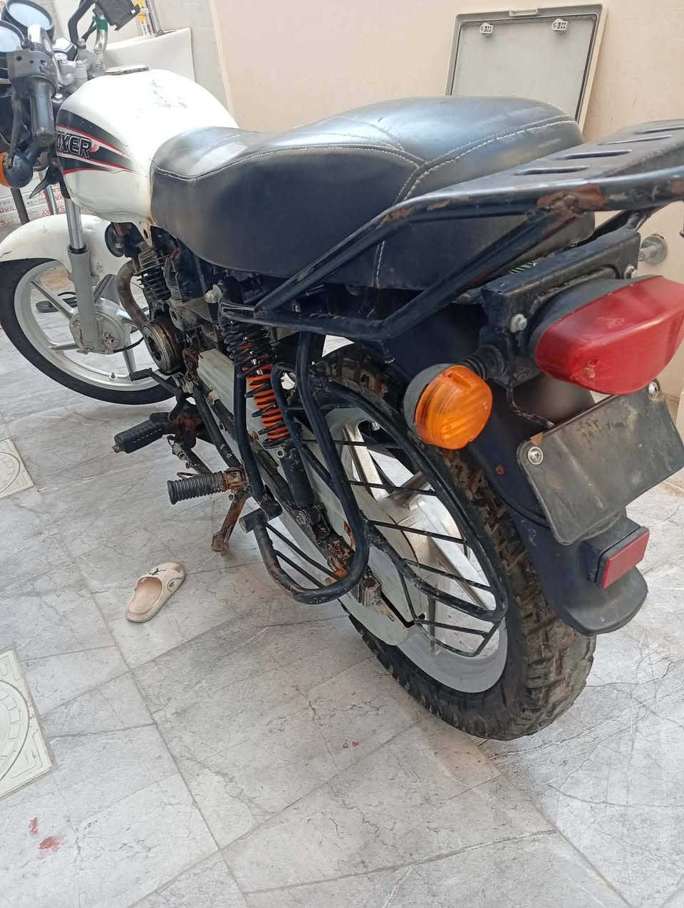 بوكسر أربعة گير مكينة عاطلة للبيع أو مراوس بجني ***********
