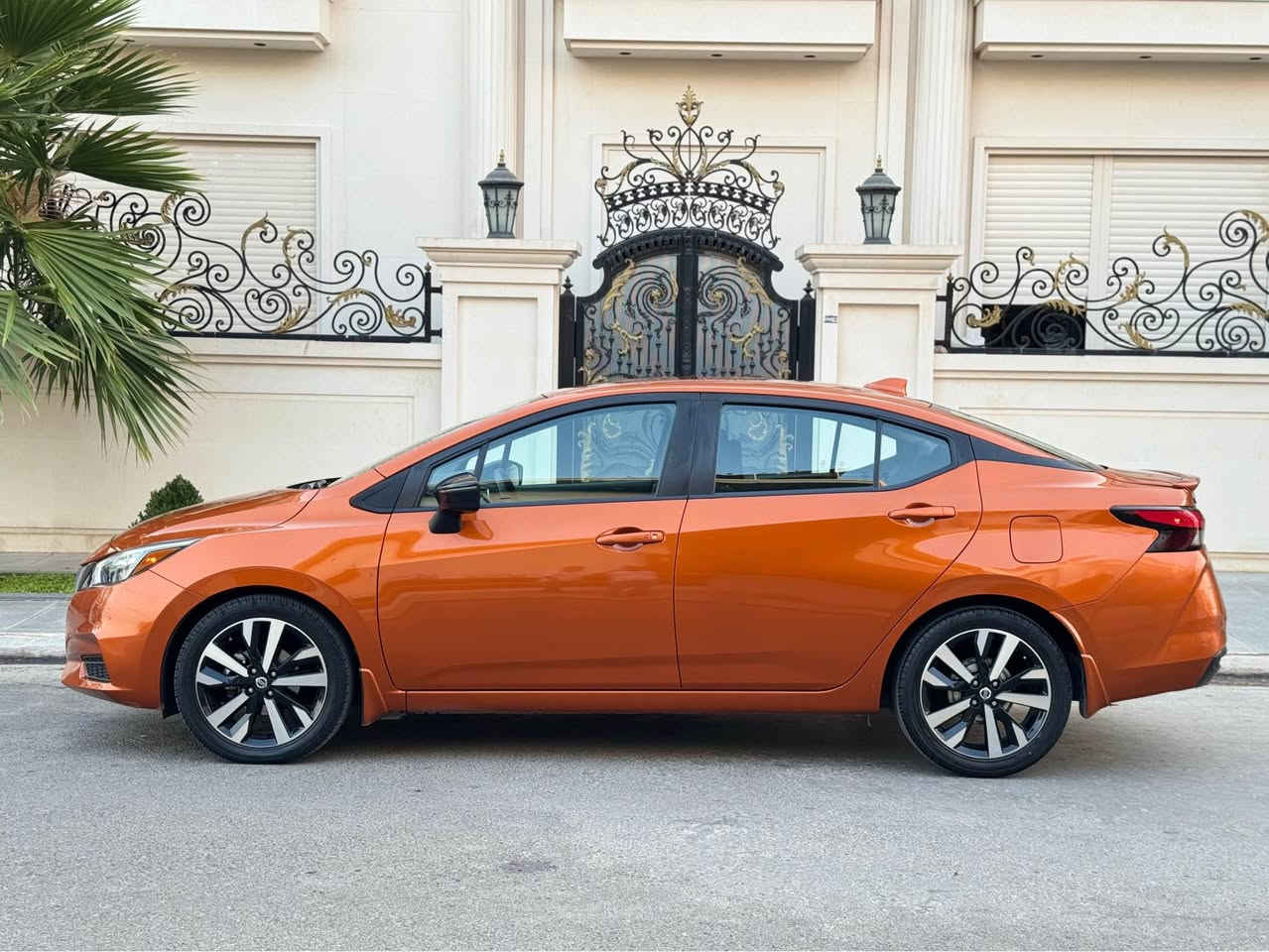 Nissan versa 2022 SR
نيسان فيرسا موديل 2022 مواصفات SR
سةيارةكة بئ بوياخة تةنها دوو جئى بجوكى تحديلة جةمبةكى خةفيفى بشتى هةية 
بيش كةبس
رةقةمو سةنةوى وهةزةى نوية
سحرى 113$كةميك مجال
عنوان:اربيل
📲*********** أربيل, العراق
