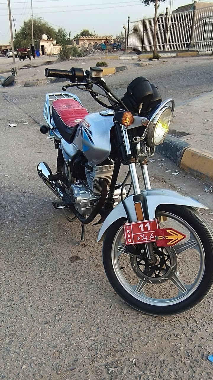سلام عليكم 👋 دراجه دايوان عضم وراق صوليه ثامر خلخال📜 موديل 21 طلعه بل 23 مكفوله من داعميه الدعامي مكينته ما مفتوح بيه برغي كهربيات كله شغاله  دراجه انضف من الصوره والله  مابيه اي نقص  سعر مليون /   رقم ***********  مكاني كربلاء 🎬
