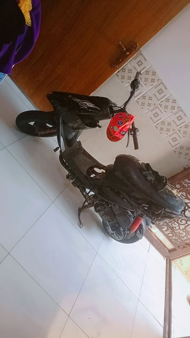 السلام عليكم دراجه للبيع ماكس بوسه بلاديه مكان كربلاء كهرباء يا شغاله السعر 300 بها مجال***********
