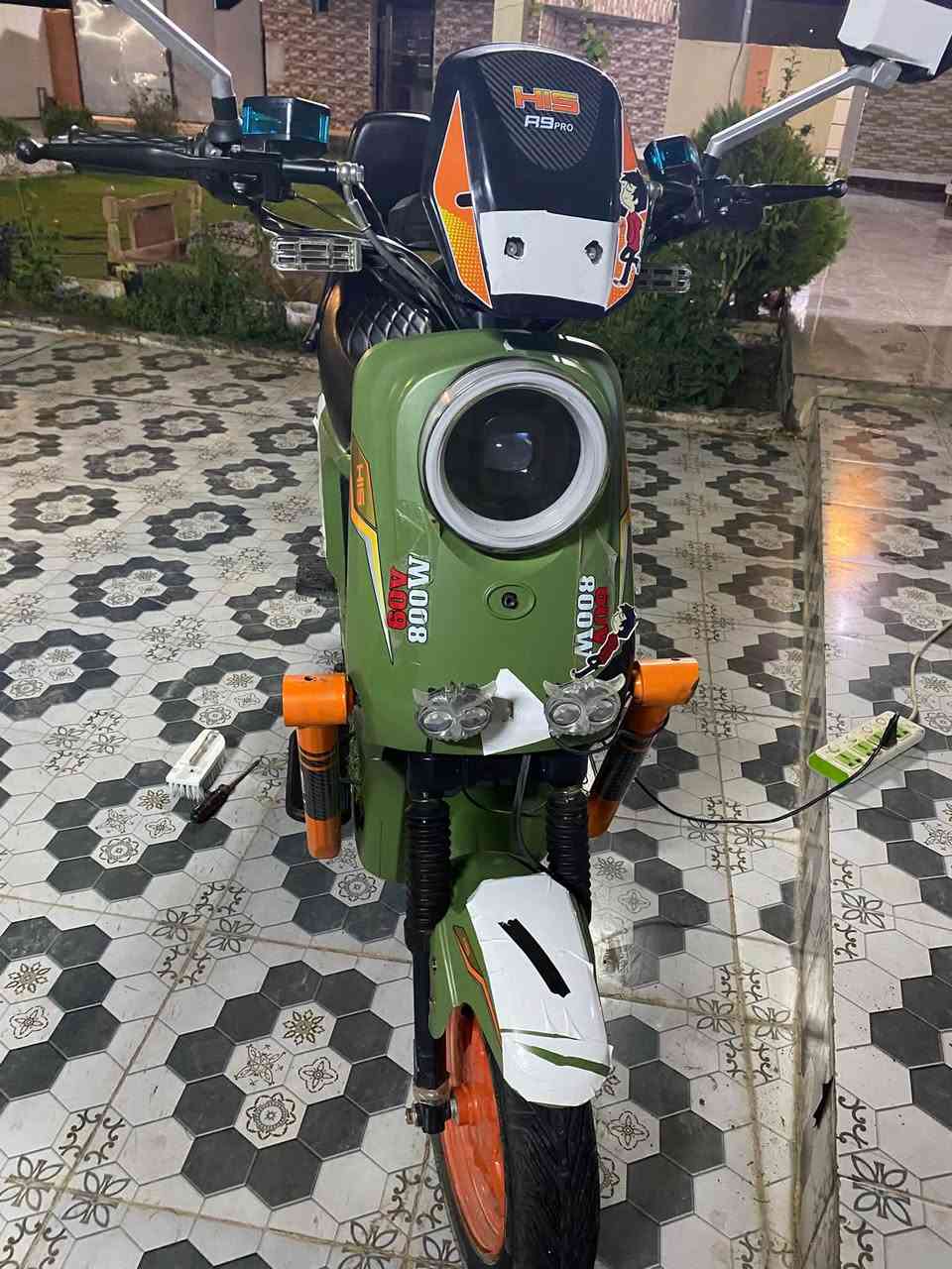 سلام عليكم من رخصة الادمن
يتوفر ماطور شحن نوع R9 PRO نوعية HIS 

المواصفات 
5بطاريه 
لايت عالي ناصي +زنون اضافيه 
ملف ٢٥٠٠
كشن طويل 
عداد السرعه ٩٩حقيقي 
 ماطور والله بعده بل باكيت قبل ٣اشهر اشتريته 
بطاريات ع فحص شرط 

عنوان الماطور الرمادي جزيرة البوفراج 
السعر ٧٥٠الف قفل بدون عمله لان بعده جديد 
***********
