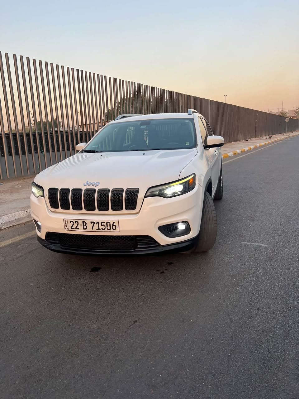 🚘 للبيع جيب شيروكي بزون موديل 2020

🔹 المواصفات:
• بصمة
• كشنات جلد
• CarPlay
• مكينة 2400 تنفس طبيعي
• تخم تاير جديد
• صدر جديد

🔧 الحادثة:
ربع جاملوغ + نص البنيد
❌ لا لغد
❌ لا شاصي
❌ لا إيرباك

✅ مكفولة المكينه والكير والتبريد
✅ السيارة كاملة وما بيها أي نقص
✅ فقط شخوط خفيفة
✅ عليها جميع الإضافات

💰 السعر: 132 ورقة — وبيها مجال
📍 المكان: بغداد
📋 الرقم: أربيل وبسمي

📞 للاستفسار: ***********
