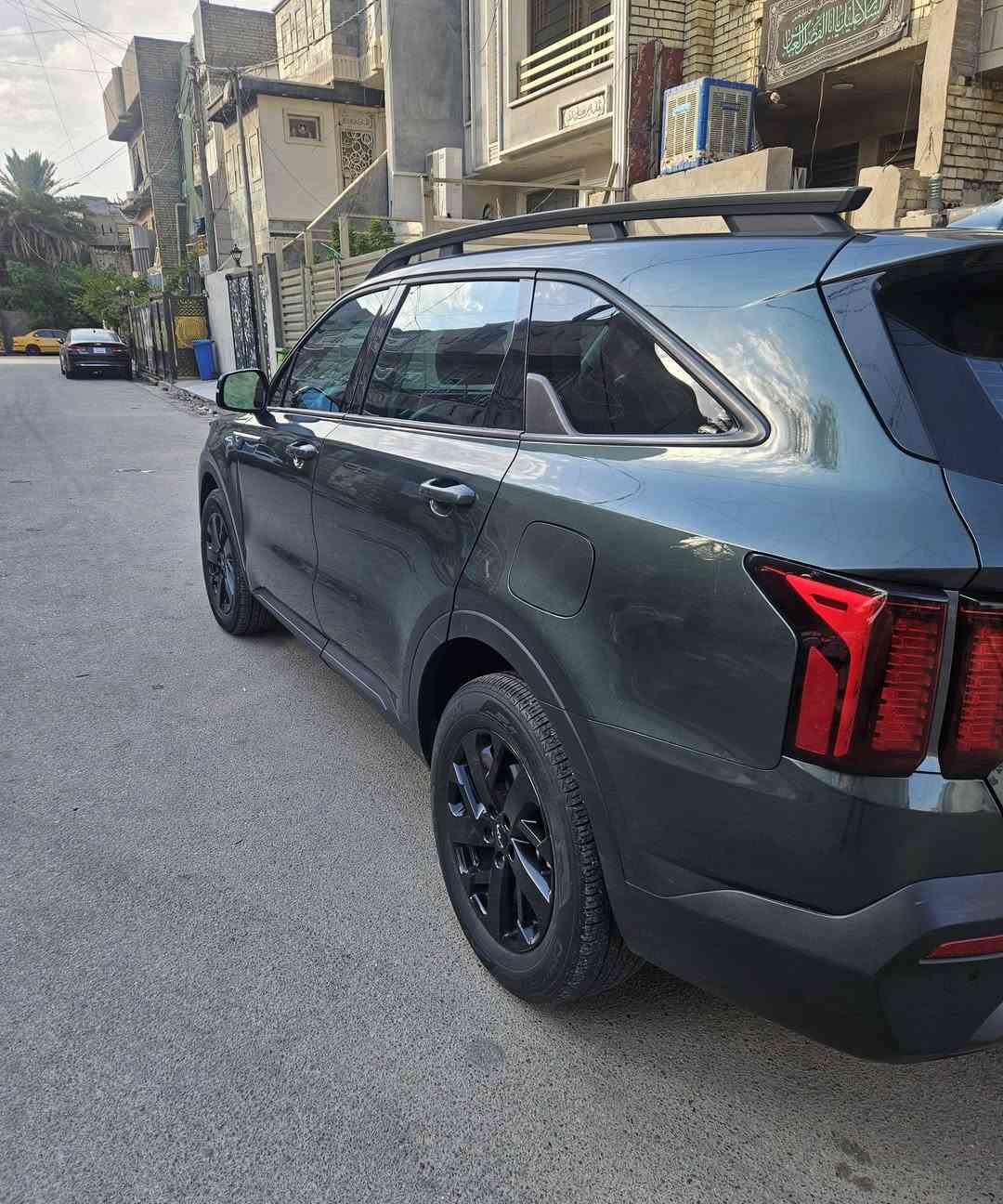 كيا سورينتو 2023 S
فول مواصفات 
محرك 4 سلندر 2500 cc
يولد 191 حصان
دفع رباعي او ثنائي حسب رغبة السائق 
مقاعد جلد
7 راكب كشنات متصله 
مغلف الجام بعازل حراري 
كامرا خلفية 
حساسات خلفية وامامية 
مانع تصادم 
مانع انزلاق 
وهواي مواصفات اتعاجز اكتبهة 
رقمهة بغداد تحويل مباشر
مكانهة بغداد الحرية 
السعر 250 وبيهة مجال 
سيارة نظيفة ومرتبة 
وما بيهة ذرة نقص 
والف عافية للي تصير من نصيبة 
للاستفار اتصال او واتساب 
‎***********

