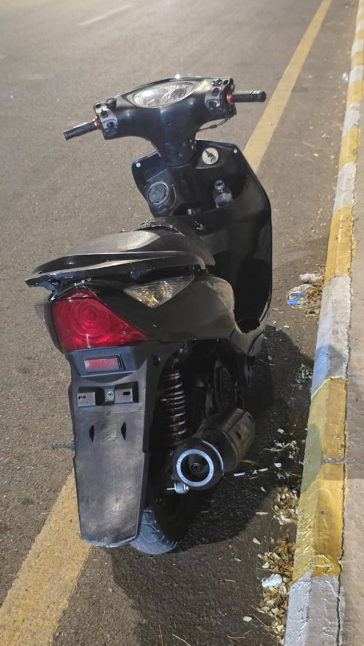 دراجه ثعلب كفرات اصليه ختم واحد
مكينه ناعمه لا نضوح ولا تبخیر کهربائيات كلها شغاله سلف اشاير مكان الحريه ٤٥٠ و بيها مجال

***********
