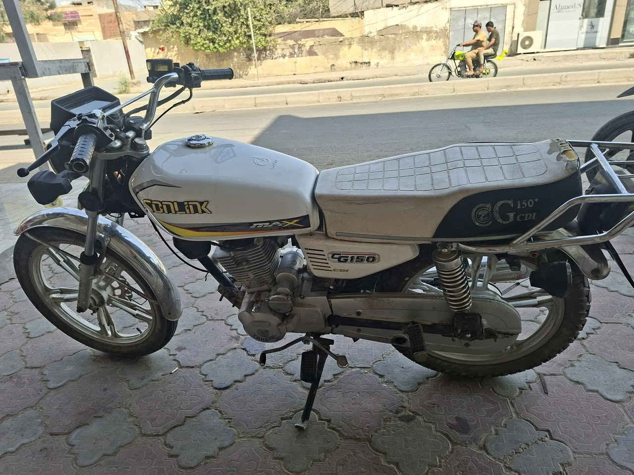 سلام عليكم دراجه سيفان موديل 23 محرك مكفول السعر 450قفل مكان درجه ديالى بعقوبه قرب مدرست لامين رقم هاتف ***********
