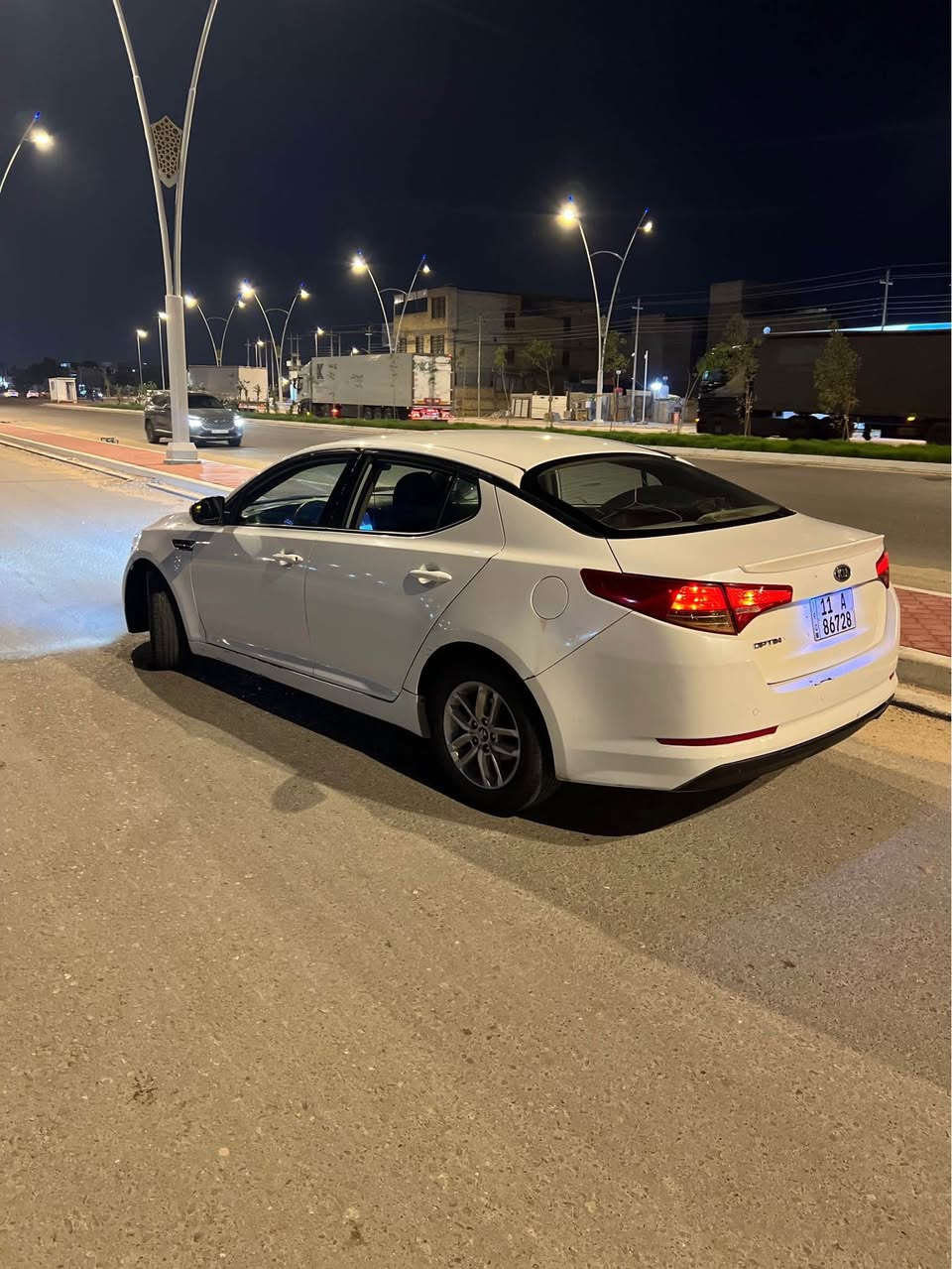 كيا اوبتما مديل ٢٠١١ خليجي محرك ٢٤٠٠ 
رقم بغداد ب اسمي
سياره حلوه بيه صبغ مكفوله من ضربه 
السياره استخدام شخصي
سعره ١١٢ ورقه وبيه مجال قليل كلش 
*********** 
الرقم بي واتساب و اتصال البصرة, العراق
