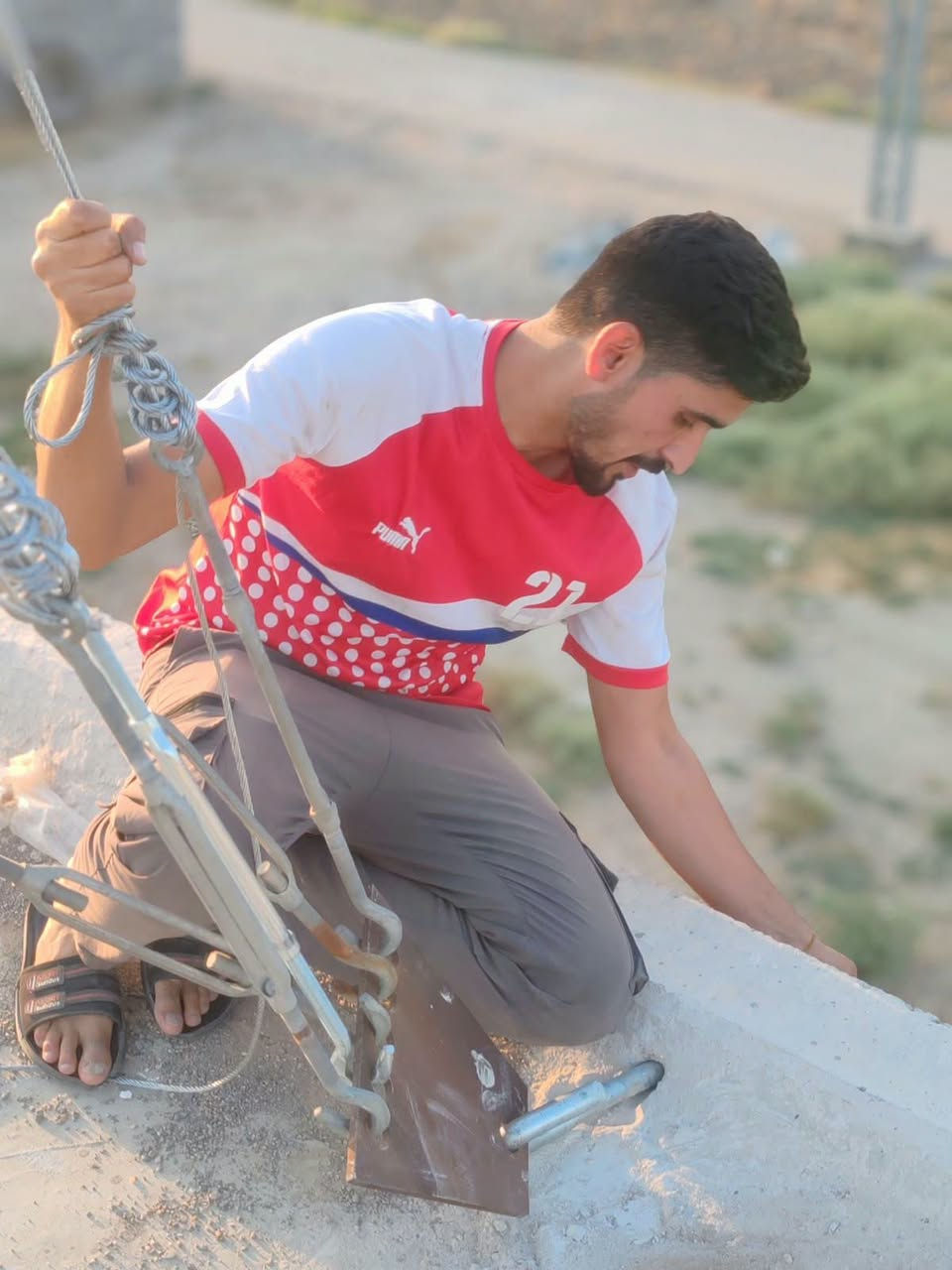 متوفر حديد ابو 35 وبال 45 توصيل موجود لكافه المحافظات موجود تيم لتفصيخ الابراج وشد الابراج 
***********
