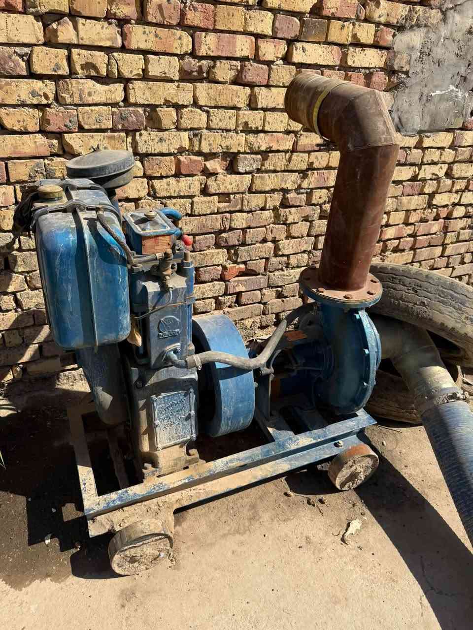 موطور نظيف   جديد مشتغل مره وحدا   ***********
