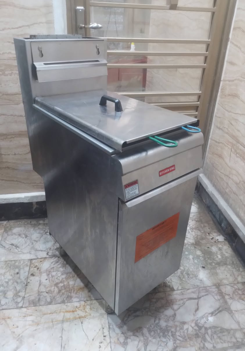 غراض مطعم نظيفات اخت الجدد...
فرن بيتزا ماركة سمارت مع الميز مالتة..
الداخل  حجر...
قياس ١٤٠ × ٩٠
ب  ٤٥٠ الف 
قلاية ٣ مدافع...نظيفة اخت الجديدة
ب  ٤٥٠  الف
بغداد الشعب ***********
للاستفسار اتصال واتساب أو رصيد..
اتصال فقط 
ممتواجد على وسائل التواصل الاجتماعي...لايوجد توصيل
