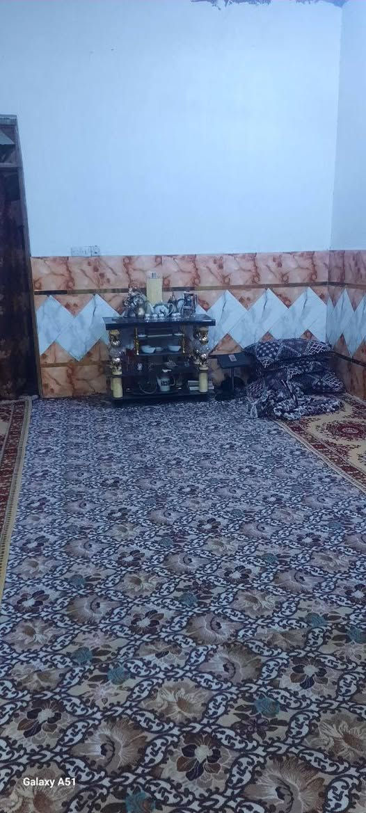 السلام علیکم ورحمة 
بیت للبیع کامل المساحه200م  طابو صرف فی منطقه الحي الجامعي
قاط واحد کونکريت مسلح الاساس 50 سم والصطح رباط30 *25سم  يحتوي علی غرف   عدد 2 5في4 زائد صاله 4في 8  زائد منور واحد زائد ديوانيه 7في 4 زائد گراج 5 متر صحيات خارجي وداخلی بيع مستعجل وشراي يدلل رقم صاحب البيت *********** ابو علي
ملاحظة البيت فيه نقوصات حشى القارء ارضيه بعده صب مو كاشي والسقف بعده ما مابوخ والبيبان الداخليات الخشب بعده ما شاديهن وستاره الوجه غير كامله يعني مابانيه
