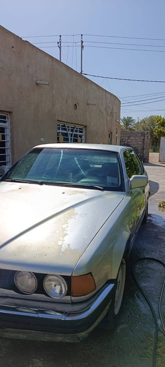 سلام عليكم من رخصت الادمن سياره Bmw735 محرك 6سلندر كير عادي محرك نظيف حداديه نظيفه تبريد شغال سنويه 2030 تحويل مباشر بسمي رقم انكليزي كربلاء تخم تاير جديد السعر 30ورقه العنوان  كربلاء رقم الهاتف ***********
