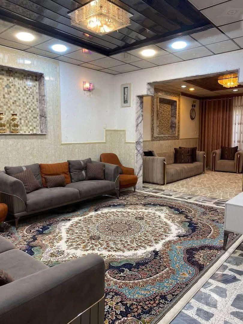 دار للبيع حي السكر خلف مدرسة بلقيس

المساحة 150 متر واجهة 7.5 متر

سند طابو ملك صرف 

مكون من طابقين

الاول هول استقبال مطبخ صحيات غرفه نوم

الثاني 2 نوم هول صحيات 

السعر علق تم يصلك💚

مكتب العمران سايدين السكر

***********
***********
