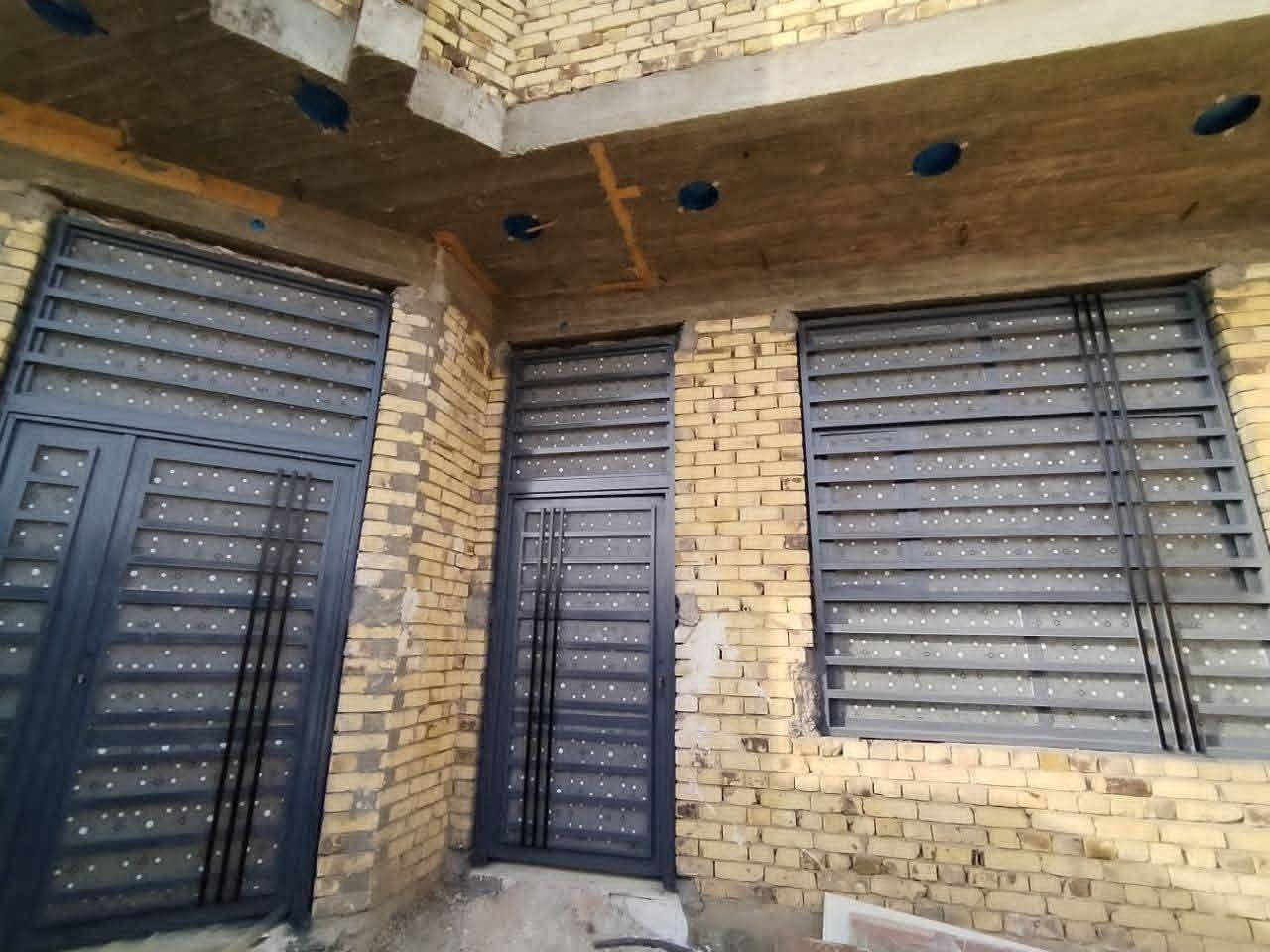 السلام عليكم
تنضيف وصبغ الشبابيك والأبواب
بانسب الأسعار
***********
