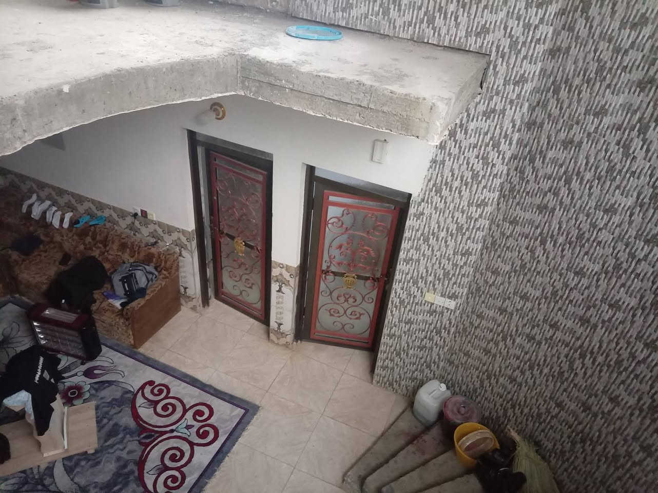 سلام عليكم شباب بيت للبيع
 يقع البيت في الزراعي قريب عله  شارع الفرت
سند ٢٥
المساحه ١٦٥
سعره ٩٠ بي مجال
الاستفسار عل رقم اكثر***********
