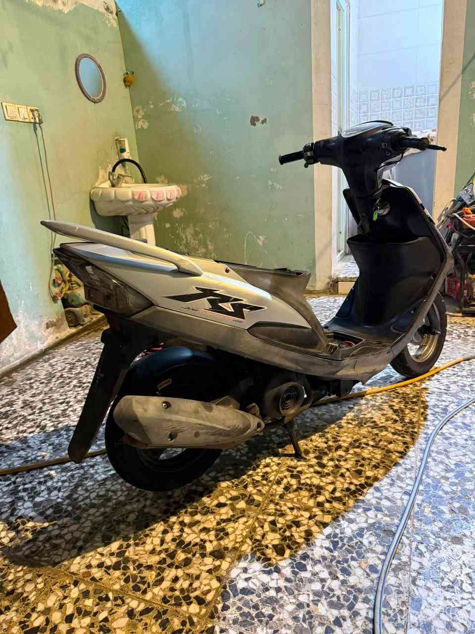 ماكس عدله كفاله عامه صارله 5تشهر من طالعه من الوكيل والمكاتبه موجوده ختم واحد 
بلاد الدراجه ماملعوب بيه نكره سلف بكل وقت 
             مكاني نجف حي الجمعيه 
    السعر 750وبيه مجال قليل حك الجيه 
             رقمي ***********

