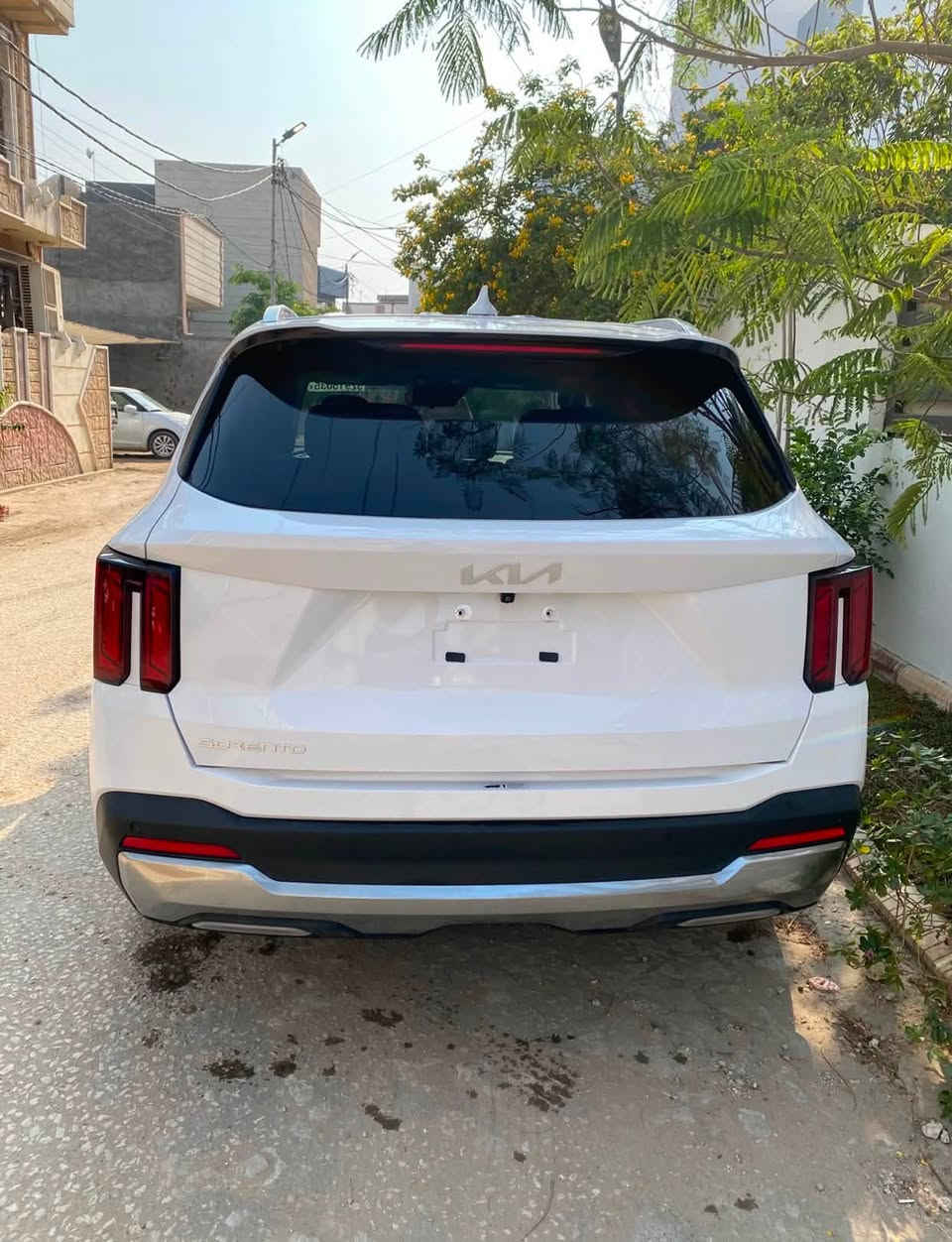 سلام عليكم
سورنتو وارد امريكي 

محرك 2500. العادي.  سبع راكب 

بدون تبديل بدون رقم 

مكان بابل مركز تصال ع رقم 

***********
