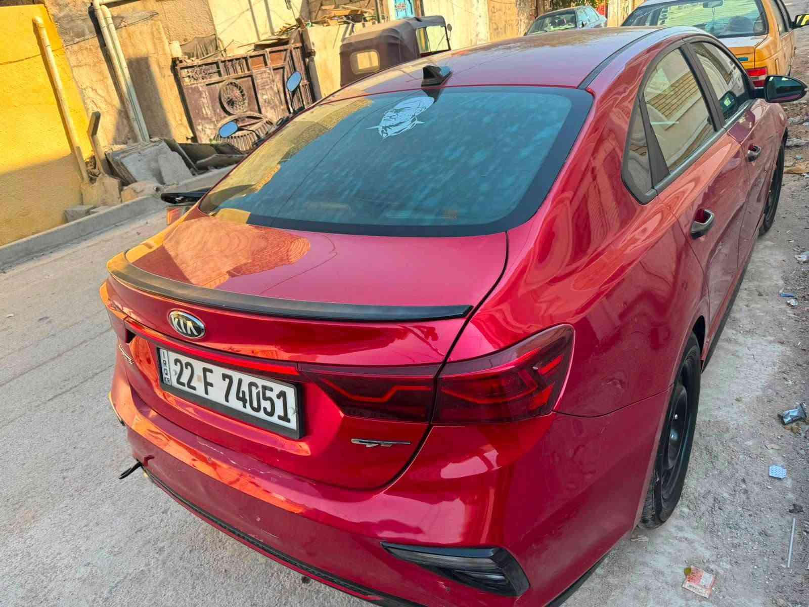 فورتي 2020 GT  محرك 1600 تيربو فول عدا فتحة وكشنات كهرباء حادثها سرقة دعامية ويدات بيبان ابطانة والتنته  بدون حادث داخل العراق بيها بعض الملاحظات (شخوط) سيارة جاهزة ماشية ٨٨ ميل حقيقي قابل للزيادة با اسم ولد عربي من الغزالية بيتهم معروضه با ١٠٨ وبيها مجال قليل للجية  مكانها بغداد جميلة 
***********
