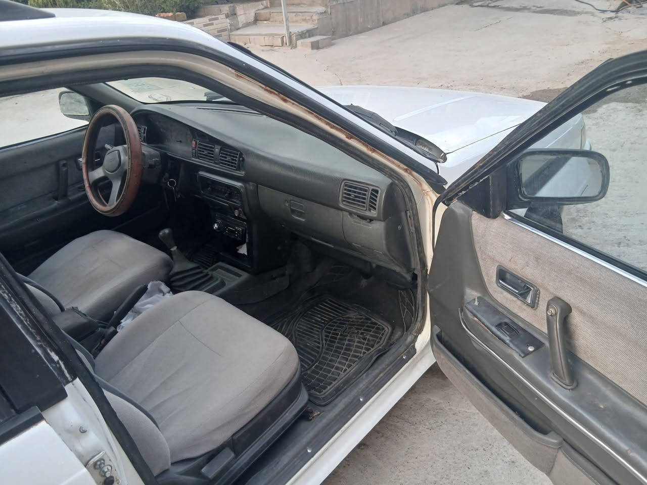 سيارة مازدا موديل ١٩٩١حجم ٦٢٦ محرك ١٢بخ تبريد بس عاطل طغم تاير جديد وايرمنيا بدون ضرر بي صبغ مكانات انطي حزام محرك وكير شرط رقم الماني سنويه عظم دوشه طغم أمامي نظيف شرط التحويل من الشرعي السعر ٢٦للاتصال 
***********
*********** العنوان كوكجلي
