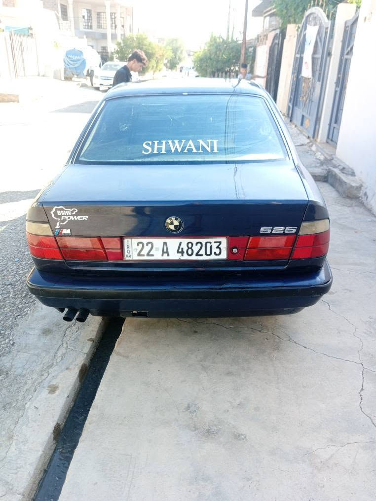 موديل 1991 بدون طرار وبدون ظربه. كلير جماليه تبريد 525بلاد   فول موصفات عدا سلايت صدر جديد حداديه جديد 4تايرات جديد  شرط تحويل سعر 52  فقط بيع. ***********  مكان كركوك.  . كركوك, العراق
