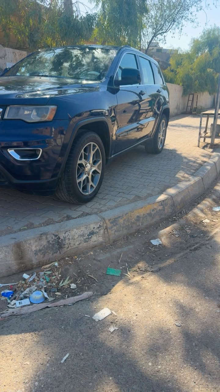 سلام عليكم 
جيب شيروكي وارد امريكي كلين بدون ضربه بدون ايرباك 
مكينه كير تبريد تخم تاير صدر كله كفاله 
كشنات جلد كهرباء 
شاشه جبيره 
شفتات بلستيرن 
مديل ٢٠١٧
شراي يتصل مكاني ديالى بعقوبه 
***********

