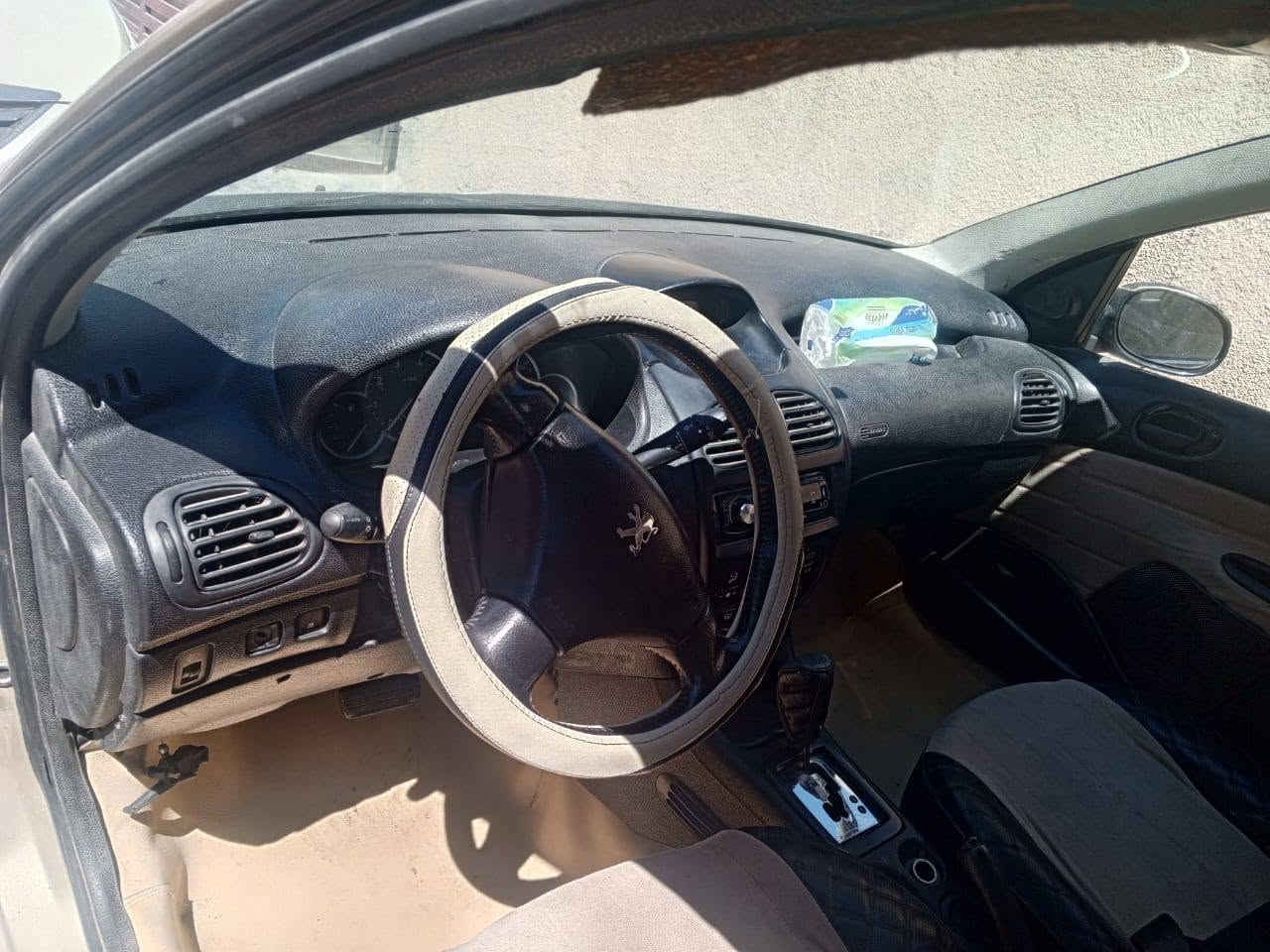 بيجو فرنسي موديل 2009/206 سيارة خير من الله كير ومكينة تبريد شغال سعرها 30 ورقة عنوان بغداد ***********
