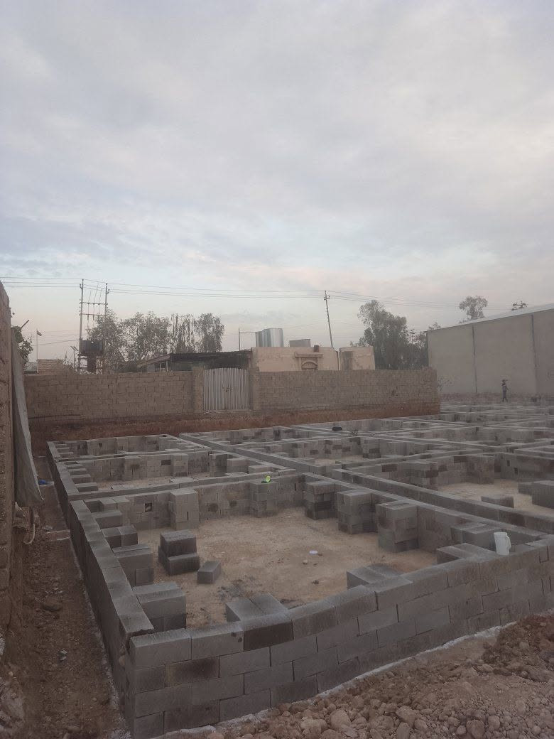 السلام عليكم ورحمة الله وبركاته 🌹
🏗️ نوفر كادر عمال متخصص في جميع أعمال البناء والإعمار داخل حدود مدينة الموصل فقط.
🔹 تصفيط بادلو اساس.
🔹 تصعيد الرمل، الكاشي، الإسمنت، البلوك، والحلان.
🔹 صب الأرضيات.
🔹 ترميم وتعديل المنازل.
🔹 قشط وتنظيف البيوت.
🔹 تنفيذ جميع أعمال البناء باحترافية وإتقان.
✅ سرعة في الإنجاز.
✅ عمل متقن.
✅ أسعار مناسبة.
📍 الخدمة داخل حدود مدينة الموصل فقط.
#الرزق_على_الله 🤲
📞 للتواصل:
🟢 آسيا:
***********
🟠 كورك:
***********
🔵 زين / واتساب:
***********
