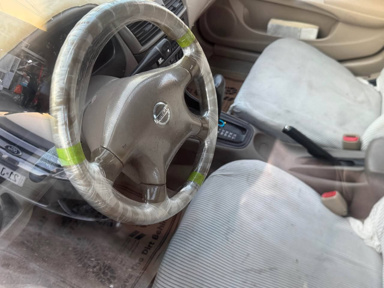 نیسان سەنی ٢٠٠٩ یابانی 

سەیارەکە زۆر جوان و ڕێک و پێکە و ماڵی دۆستە
مواصفات /گێر ئۆتۆماتیک / دەبڵ ئیرباگ / ABS / 
ناو زەرد / 4 جام کارەبا / ئاوینە کارەبا / 
تەبرید لەسەر سویچ / چەند مواصفاتیکی تر 

پێشتر تەکسی بووە کراوەتەوە بە خصوصی 
کامل پێش و دوای داگیراوە و تایەکانی تازەیە 
گێر و مەکینە و کارەبای هەمووی بە شەرت 
تێر مەسرەف کراوە 
سەنەوی تا 2031 تازەیە / 
تەحویل و غرامەی بە شەرت  

سعری / 77 گەڵا و مەجالیکی کەم 
*********** لە سلیمانیم السليمانية, العراق
