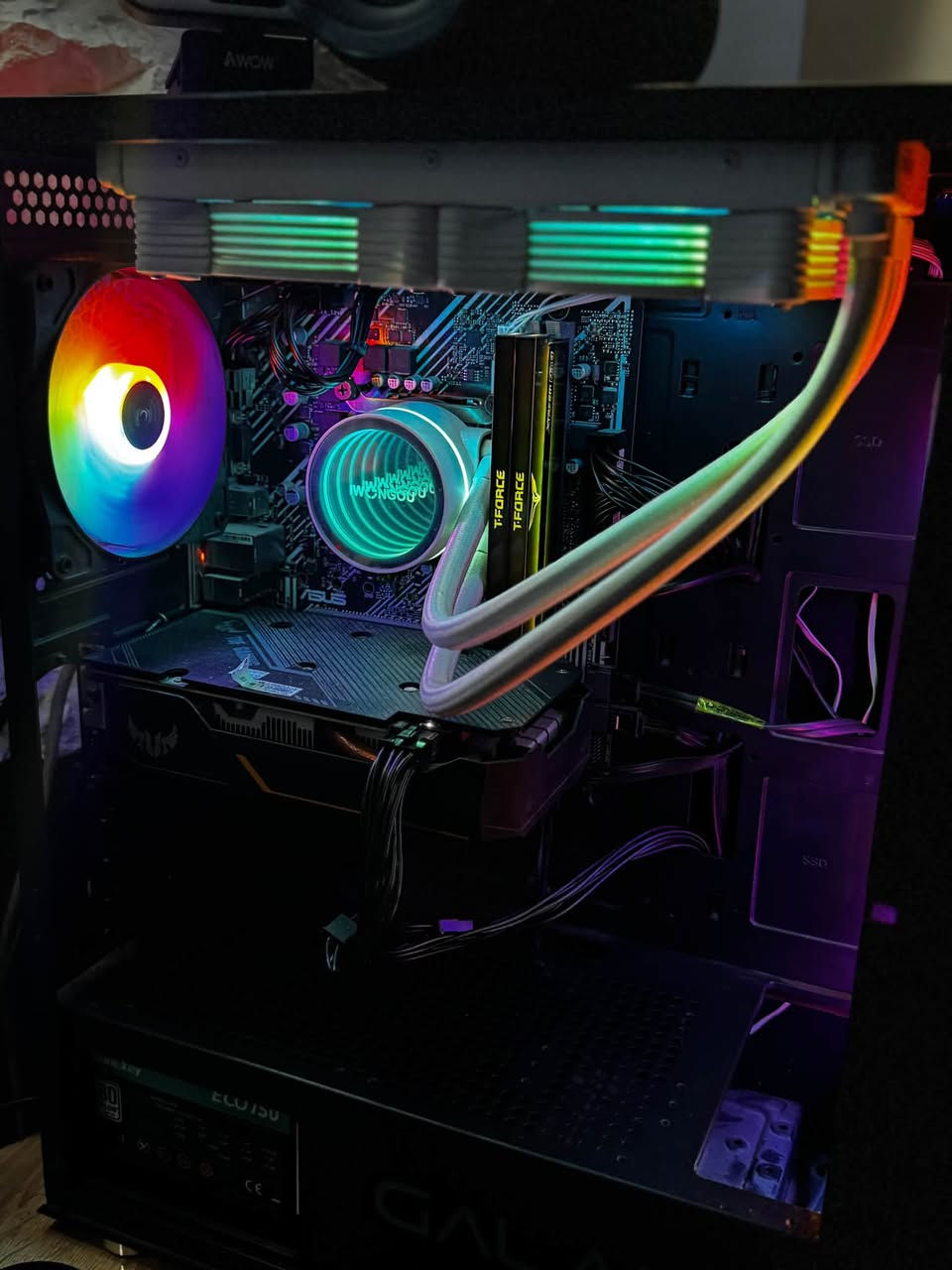 تجميعة للبيع
Cpu : i5 10400 f
Gpu : gtx 1660 ti 
Ram : ddr4 16g 8*2 t-force rgp 3600
M.B : asus Prime H510M-K
P.S : 750w HuntKey 80 Plus
HHD : 500g 
SSD : 500g
Case : Galax 4 fan rgp
Cooler : IWONGOU 240mm white 

السعر اذا شراي تفضل خاص  مكاني بغداد حي العامل توصيل ماعندي تجي تفحص تتاكد وتاخذها ***********
