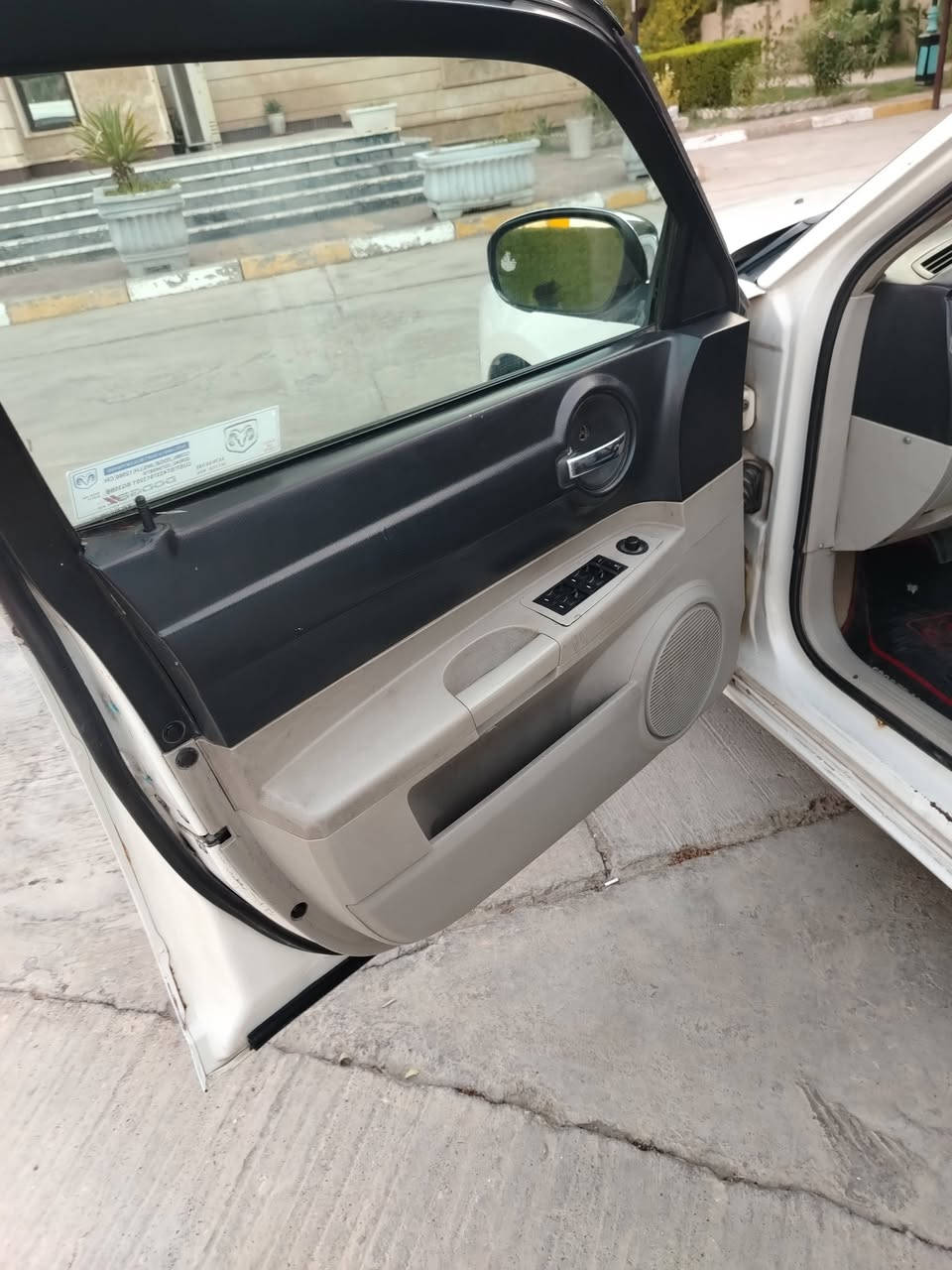 چارچر للبيع 2007 بيهه ضربه جاملغ خلفي الايسر والجاملغ الامامي الايمن جاهزه من كلشي تدفئه تبريد گير محرك مكفول الصدر بي نواقص  ادامه كامله اتصال فقط *********** مكاني الكوت
