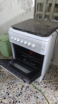 طباختين • أبيض • أسود