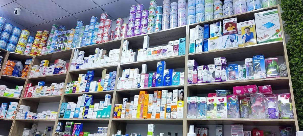 *📸 أرسل صورة الدواء أو حليب طفلك واتساب*  
*واحنا نوصله لباب بيتك بكركوك 🚚*

🍼 حليب أطفال أصلي 100%  
💊 أدوية ووصفات طبية متوفرة  
⚡ تجهيز فوري + توصيل سريع 

*صيدلية اقرأ النموذجية | ************  
📍 كركوك

نص مكتوب في الصور:
- صيدلية اقرأ النموذجية كركوك خدمة توصيل سريعة داخل كركوك أرسل صورة الدواء أو حليب طفلك على واتساب نوصه لباب بيتك داخل كركوك أدوية ووصفات طبية متنوعة حليب أطفال أصلي 100% أدوية أصلية ومضمونة للطلب عبر واتساب *********** لدينا فريق كامل وجاهز للرد على استفساراتكم وابداء النصائح بصورة مجانية للاستفسار توصيل سريع إلى باب المنزل داخل كركوك ثقة تستحقها أسعار مناسبة لجميع العائلات اقرأ النموذجية صحتك أولويتنا رضاكم هي هدفنا