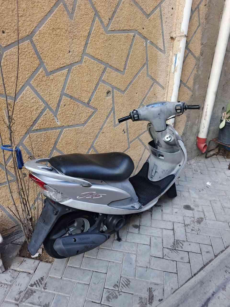 سلام عليكم ماكس منغولي للبيع دراجه جديده بمعنى الكلمة مكينه بل كارتون كهربائيات كلها شغاله كفرات ختم واحد ويا المكينه جيبلك فيتر وافحص سعر 850 نقص بس قمجي مال صندوك صار أقل الشهر من نازله من الرمبه مكاني بغداد مدينه الصدر ***********

