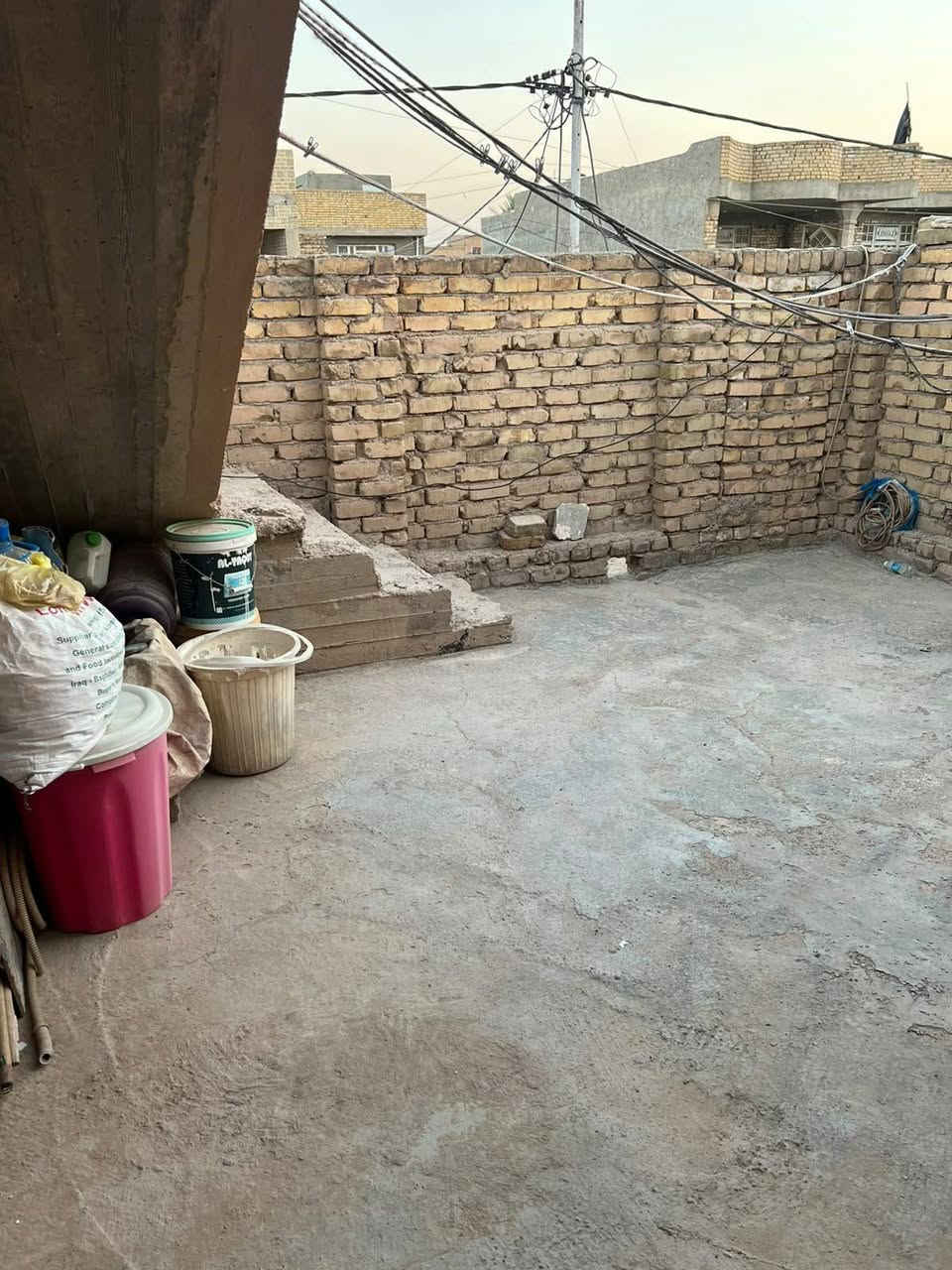 مشتمل للبيع مساحة ١٠٠م بناء سنه ٢٠٢٢
العنوان حي الحوراء بداية شارع ابو الفظل
ثاني فرع الدار موقع كلش حلو 
غرفة عدد ٢
صالة/استقبال/مطبخ/صحيات/
طابو صرف تحويل ثاني يوم غير مرهون أو مطلوب 
السعر ٧٥ مليون
للإستفسار
 ***********
