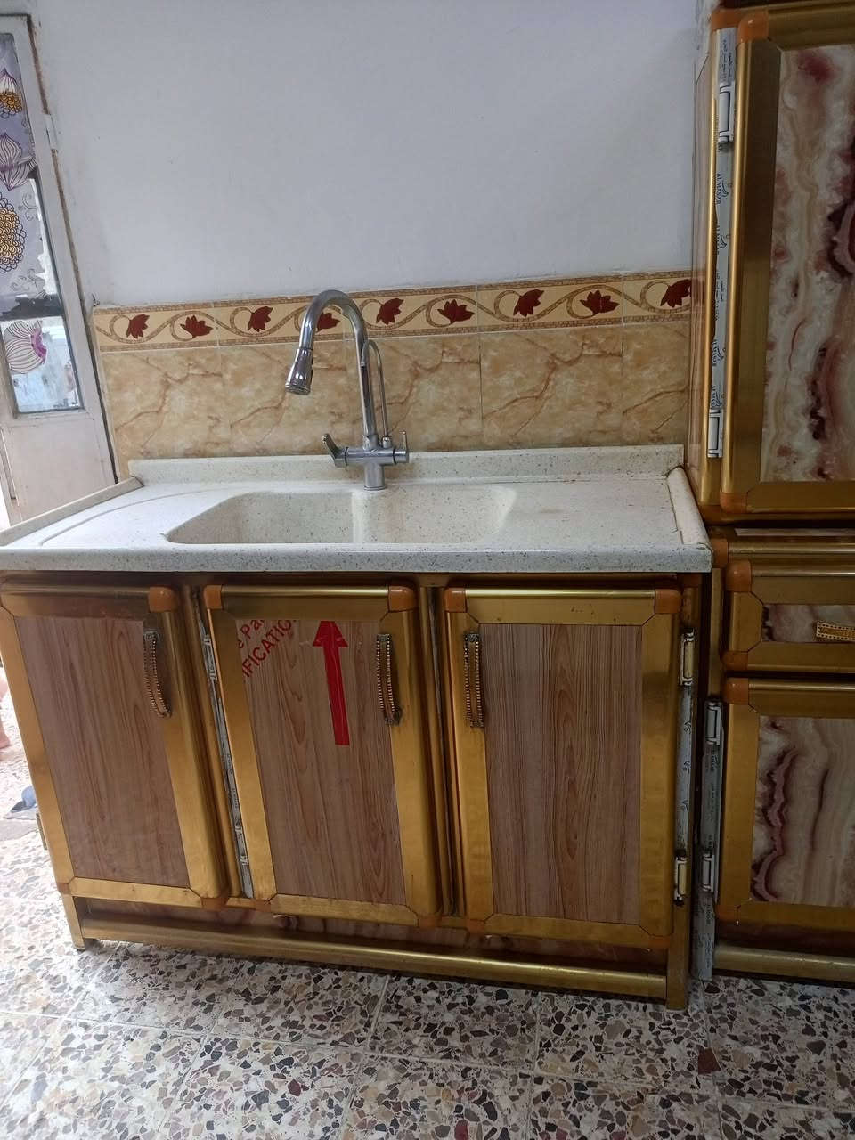 كاونتر مستعمل • مرمر • سنك ١٫٣م