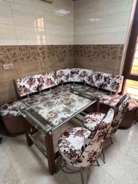 طقم كامل • ميز • ٢ كراسي