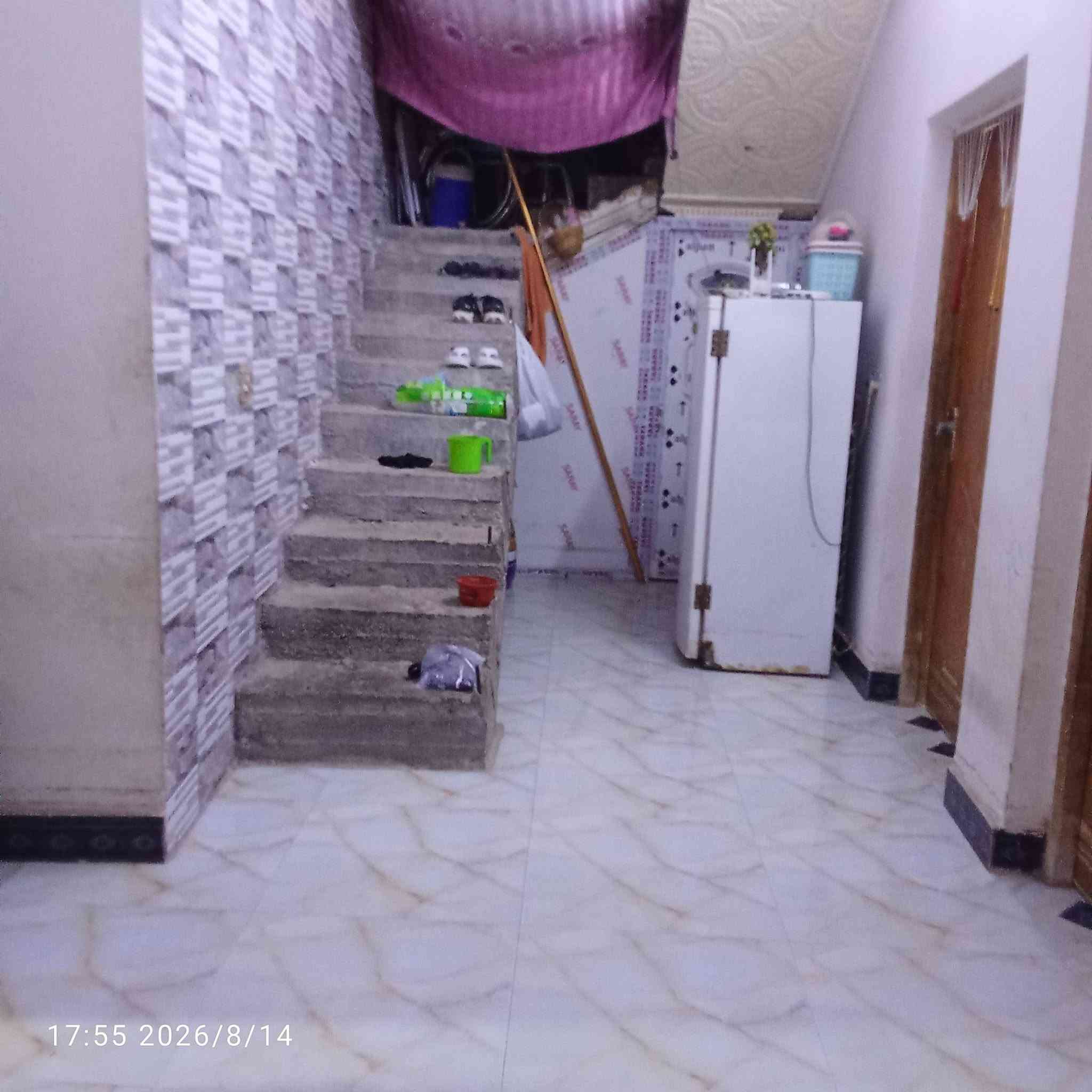 سلام عليكم ورحمة الله وبركاته يوجد لدينا بيت زراعي للبيع مساحه 150متر متكون من 2غرفتين وصاله وديوانيه واستقبال ومطبخ حار وبارد وصحيات كامل خدمات وكهرباء ماء بحي الحكيم قريب على الفرهه في سوق الشيوخ الاستفسار على هذا رقم واتساب ***********@@
