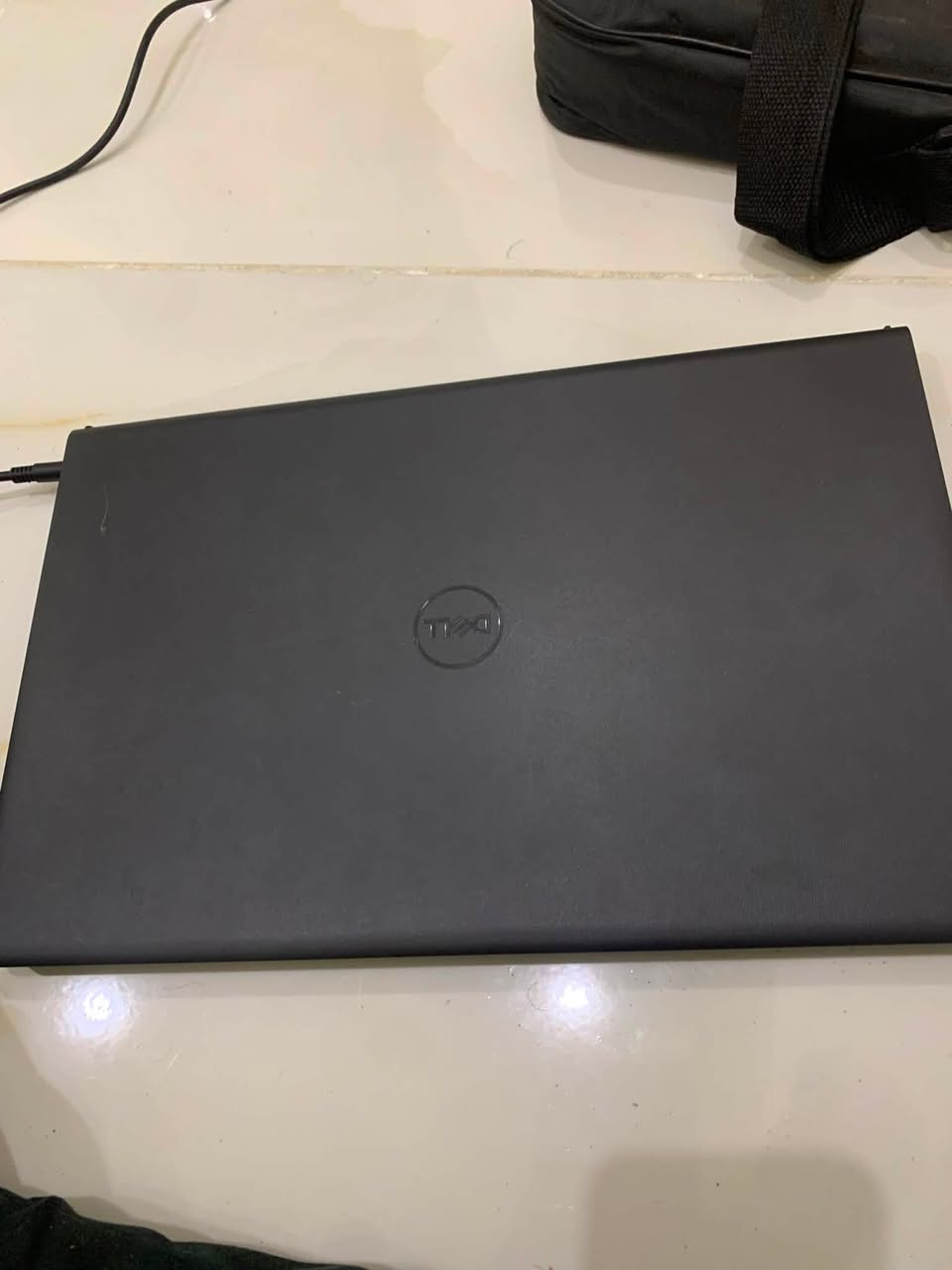 السلام عليكم
لابتوب dell 
مواصفات عاليه 
يشغل اوتو كاد وبرامج هندسيه 
ما اعرف مواصفاته بالضبط بس اني مهندس واشتريته علمود البرامج الهندسيه
يشغل كل الالعاب العاليه 
اشتريته بـ٩٥٠ قبل سنه
قيم السعر و اخذ 
ملحقاته ماوس + كيبورد + شاحنه + جنطه 

مكاني بغداد الشعله 
***********
